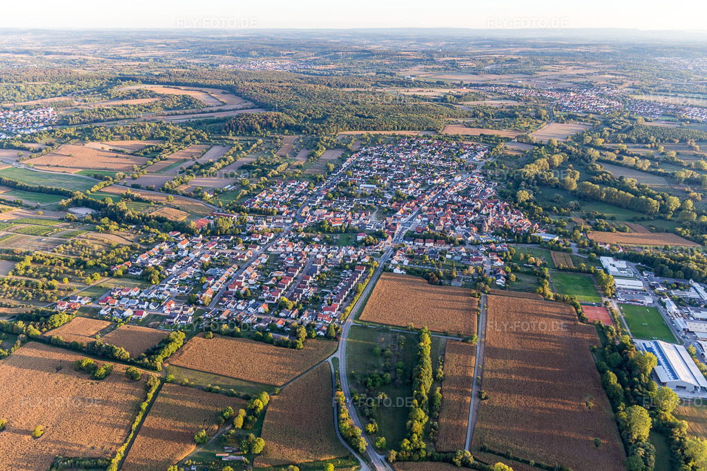 Luftbild: Ortsansicht von Süden im Ortsteil Stettfeld in Ubstadt-Weiher im Bundesland Baden-Württemberg in Deutschland. Foto: IMG_111574.jpg vom 09.09.2018 durch Werner Riehm/FLY-FOTO.de
