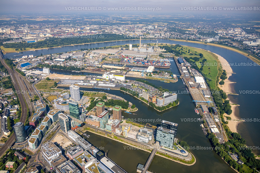 Duesseldorf220701016 | Luftbild, Medienhafen, Plange Mühle Klinikgebäude sowie Büro- und Wohngebäude, Hafen, Düsseldorf, Rheinland, Nordrhein-Westfalen, Deutschland