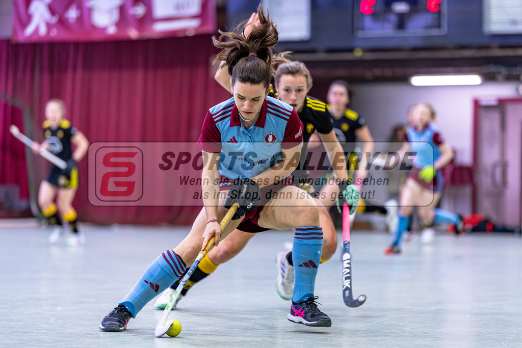 SM_2025-01-12_wD5_-93 | 1.Bundesliga Hallenhockey  (W) UHC - HTHC / 2:3 (2:1)