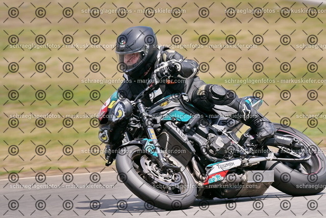 26bt05-1411 | markuskiefer.com - Realisiert mit Pictrs.com