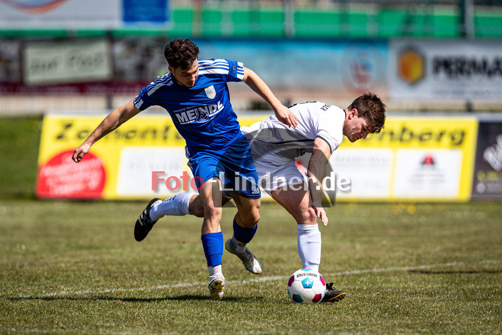 SG Hungerbach vs SV Eurasburg-Beuerberg | Meisterrunde Kreisklasse Gruppe C, SG Hungerbach vs SV Eurasburg-Beuerberg, 20240427,
Duell zwischen David NOCKER (SVEB 11) und Matthias LISTLE (SGH 3),
2024-04-27 in Oberhasuen (Sportplatz Oberhasuen)
11 David NOCKER (SVEB 11), 3 Matthias LISTLE (SGH 3)
Copyright: WolfgangxLindner www.foto-lindner.de