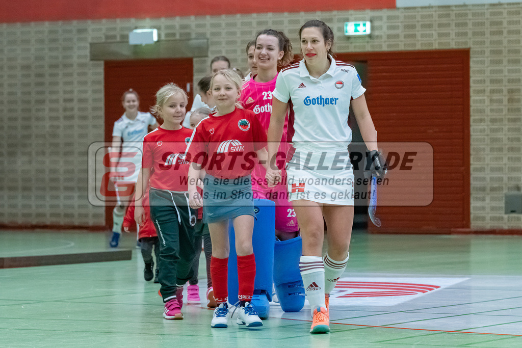 HK_20230122_103018 | 1. Bundesliga ( Halle ) Damen Crefelder HTC - Rot-Weiss Köln am 22.1.2023 Crefelder HTC  ( CHTC ) Halle Glockenspitz , Krefeld , Rebecca Grote ( Rot-Weiss Köln #9 )