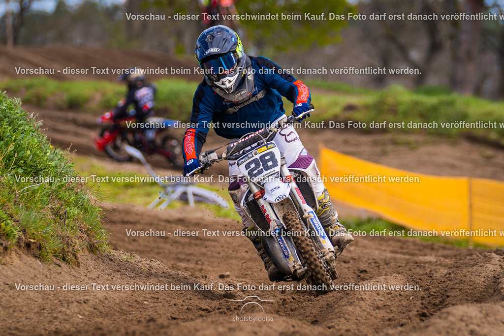 04_13_Bensdorf_85-2121 | Sportfotografin aus Berlin-Brandenburg mit Fokus auf Motocross. Ich halte deine sportliche Leistung und echte Emotionen auf und neben der Strecke professionell fest. Entdecke die Fotos von deinem Rennen und bestelle sie direkt hier im Shop.