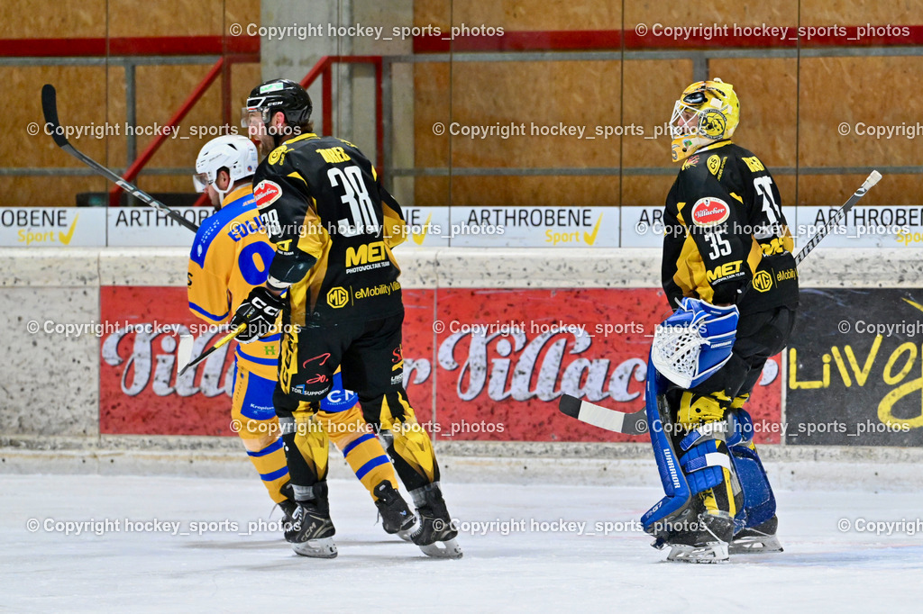 MET PHOTOVOLTAIK HORNETS SPITTAL vs. 1. EHC ALTHOFEN | #35 Egger Luca EC Hornets Spittal, #38 Zorec Marco EC Hornets Spittal, MET PHOTOVOLTAIK HORNETS SPITTAL vs. 1. EHC ALTHOFEN, MET PHOTOVOLTAIK HORNETS SPITTAL vs. 1. EHC ALTHOFEN am 10.01.2026 in Spittal an der Drau (Eissportzentrum Spittal), Austria, (Photo by Bernd Stefan)