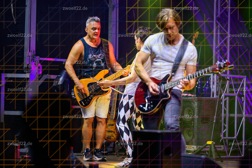 MerQury zum Stadtfest Wilsdruff, Wildruff am 22.08.2026 | Zum Stadtfest Wilsdruff 2026 gastierte die Dresdner Queen-Tribute-Band MerQury am Samstag Abend auf dem Markt in Wilsdruff. - Realisiert mit Pictrs.com