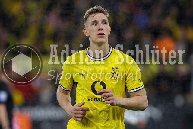 08.05.2026, GER, Fussball, Herren, 1. BL, Saison 2025/2026, Borussia Dortmund - Eintracht Frankfurt | Nico Schlotterbeck (BVB) schaut