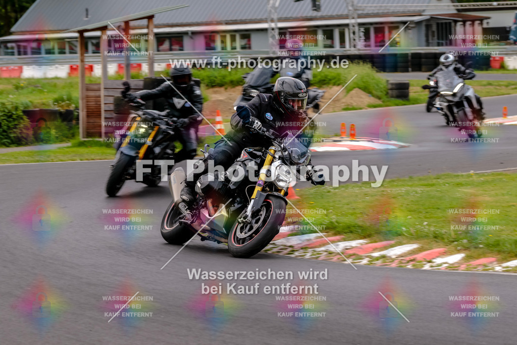 MotoTeamVBK-20175 | Hier findet Ihr Bilder von Touristenfahrten auf der Nürburgring Nordschleife oder von anderen Veranstaltungen die ich besucht habe. Viel Spass beim Durch Schauen 