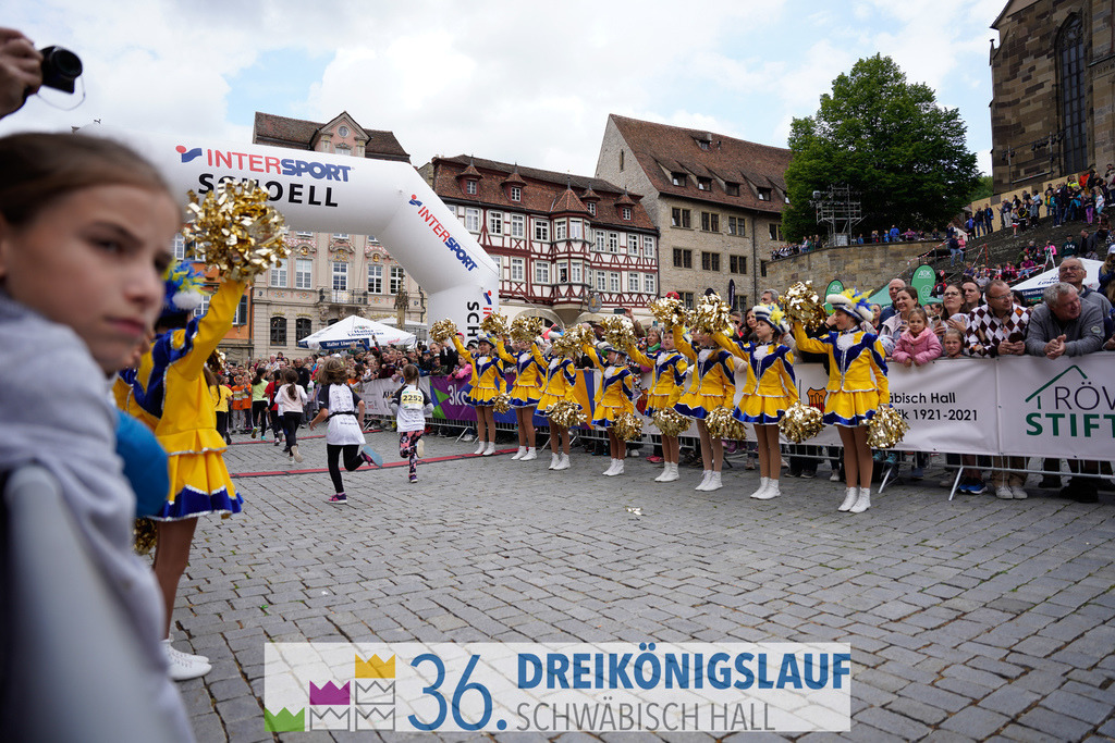 AOK Junior Cup 400m | 3Königslauf 2022 AOK Junior Cup 400m - Realisiert mit Pictrs.com