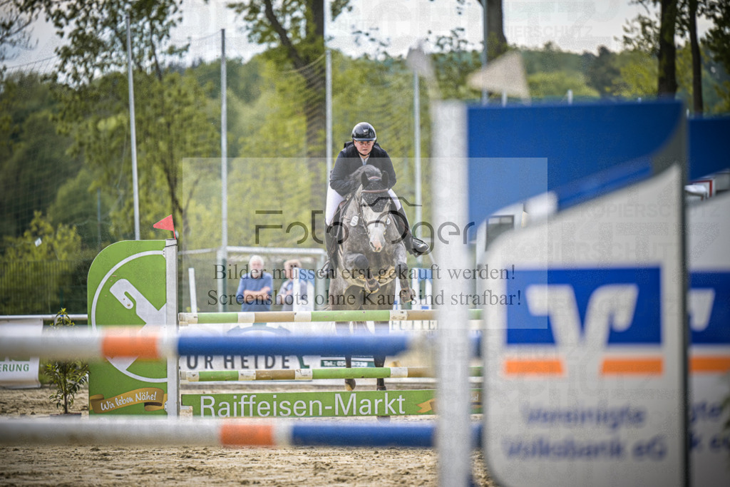 DOS_1861 | Entdecke hochwertige Reitturnierfotos von Foto Oger. Professionell, emotional und authentisch – jetzt Lieblingsmomente im Shop bestellen.Deutschlandweite Turnierfotografie. - Realisiert mit Pictrs.com