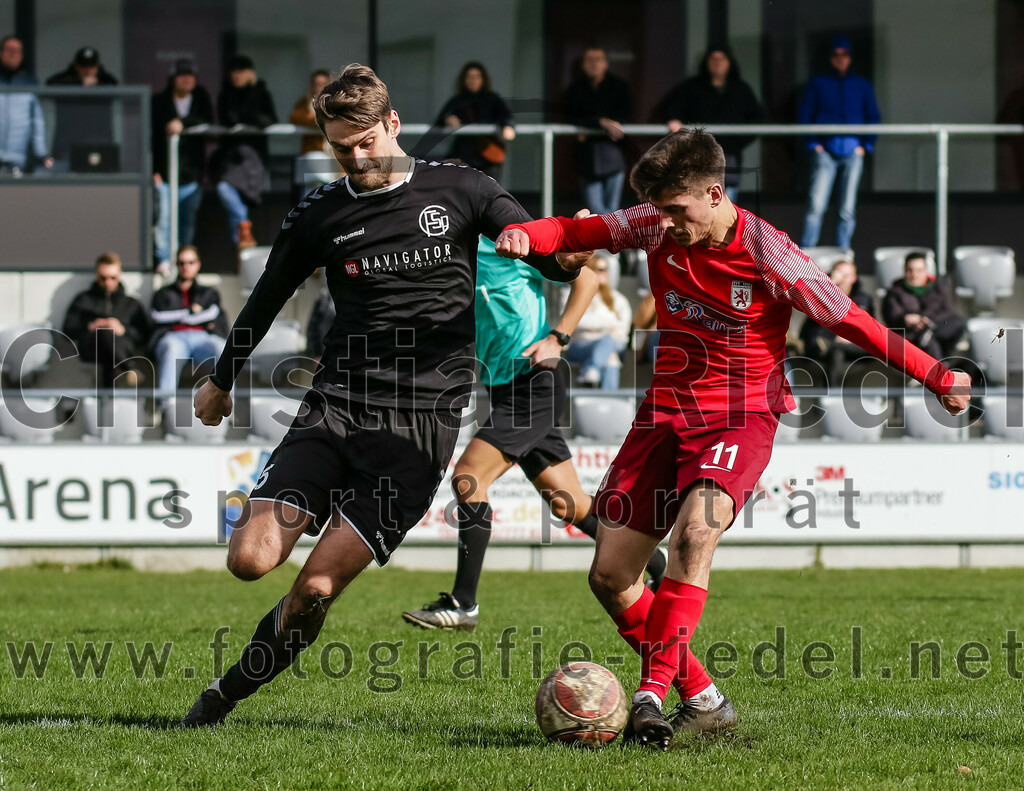 2024-02-24_101_FC_Schwaig_gegen_TSV_1880_Wasserburg | Oberding, Deutschland, 24.02.2024:
Fußball, 2. Runde Qualifikation TOTO-Pokal 2023 / 2024, 1. Spieltag, FC Schwaig gegen TSV 1880 Wasserburg, Endergebnis: 2:3

Mario Simak (FC Schwaig, #5), Leon Simeth (TSV 1880 Wasserburg, #11)

Foto: Christian Riedel / fotografie-riedel.net