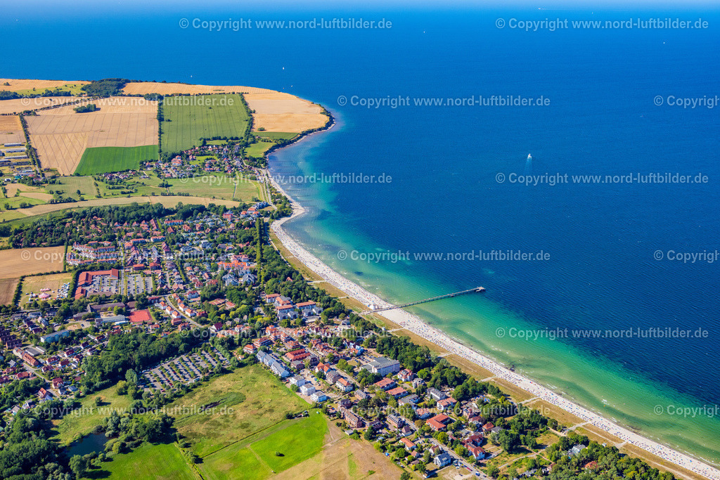 Boltenhagen_ELS_9282100822 | OSTSEEBAD BOLTENHAGEN 10.08.2022 Sandstrand- Landschaft entlang des Küsten- Verlaufes der Ostsee an der Straße Ostseeallee in Ostseebad Boltenhagen an der Ostseeküste im Bundesland Mecklenburg-Vorpommern, Deutschland. Weiterführende Informationen bei: Gemeinde Ostseebad Boltenhagen. // Beach landscape along the of Baltic Sea on street Ostseeallee in Ostseebad Boltenhagen at the baltic sea coast in the state Mecklenburg - Western Pomerania, Germany. Further information at: Gemeinde Ostseebad Boltenhagen. Foto: Martin Elsen