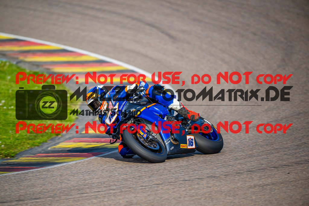 MaZZes_FotoMatrix_240504_6007705_6598 | STK1000
