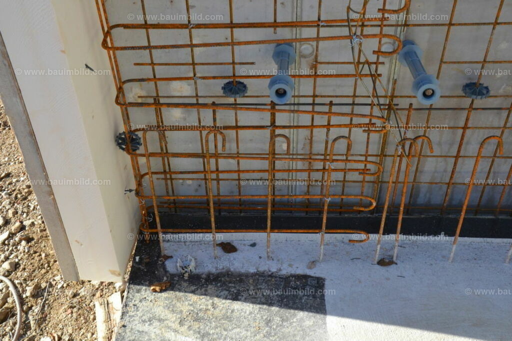 bib-lg04-betonarbeiten-0603 | Nach LV-Leistungsgruppen sortierte Detailfotos über den Bau eines Hauses. Alle Hausbau-Bilder direkt vom Urheber und Autor der Website Haus-Selber-Bauen.com