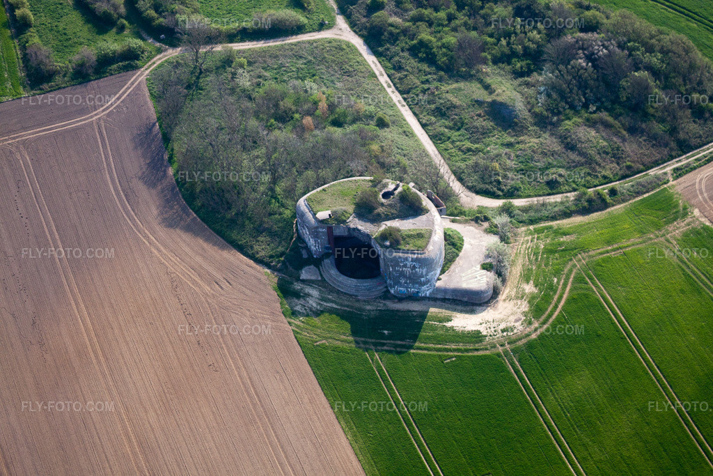 Aerial view: Bunker Battery Todt in Nord-Pas-de-Calais Picardy in Audinghen in the state Pas de Calais, France.Photo: IMG_40191.jpg taken on 04/18/2011 by Werner Riehm/FLY-FOTO.comResolution of the original: 4752 x 3168 px