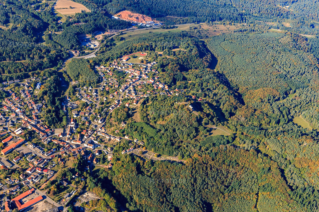 Luftbild: Karlstr in Lemberg im Bundesland Rheinland-Pfalz in Deutschland. Foto: IMG_095209.jpg vom 16.10.2016 durch Werner Riehm/FLY-FOTO.de