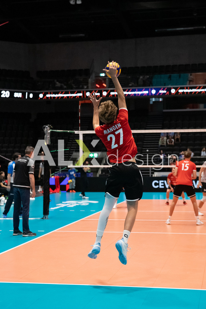 Luxembourg v Switzerland - CEV European League Men | KRIENS, SWITZERLAND - JUNE 12: TIM MANGEN of Luxembourg serve during the CEV European League match between Luxembourg and Switzerland at Pilatus Arena on June 12, 2026 in Kriens, Switzerland. - Realisiert mit Pictrs.com