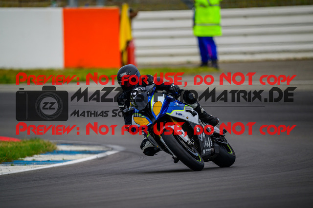 MaZZes_Fotomatrix_20250421_6007705_3542 | GELB