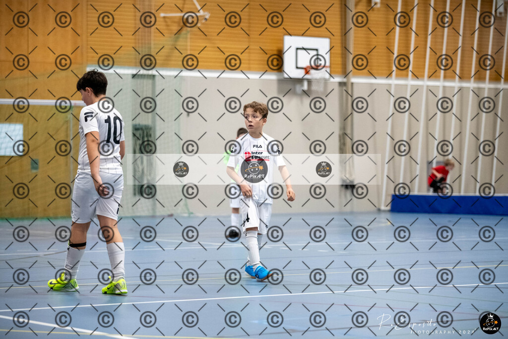 20241130_FCR-Hallenturnier-E_016 | Sport und Naturfotografie von Roberto Esposito zeigt echte Momente Bewegung und die Schönheit der Natur. Ausdrucksstarke Bilder schaffen Emotionen.