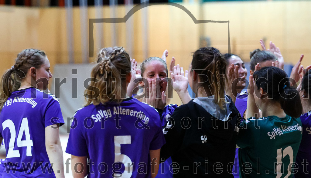 2022-11-12_005_SpVgg_Altenerding_II_gegen_SC_Kirchdorf | Erding, Deutschland, 12.11.2022:
Handball, Bezirksliga Frauen Altbayern 2022 / 2023, 5. Spieltag, SpVgg Altenerding II gegen SC Kirchdorf, Endergebnis: 24:19

Foto: Christian Riedel / fotografie-riedel.net