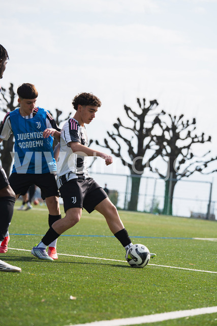 juv_lut_fmachado-0095 | Images from the Juniors B match between Juventus Academy and FC Lutry, played on 18 March 2026 in Lutry, Switzerland, featuring players, coaching staff and match action throughout the game.