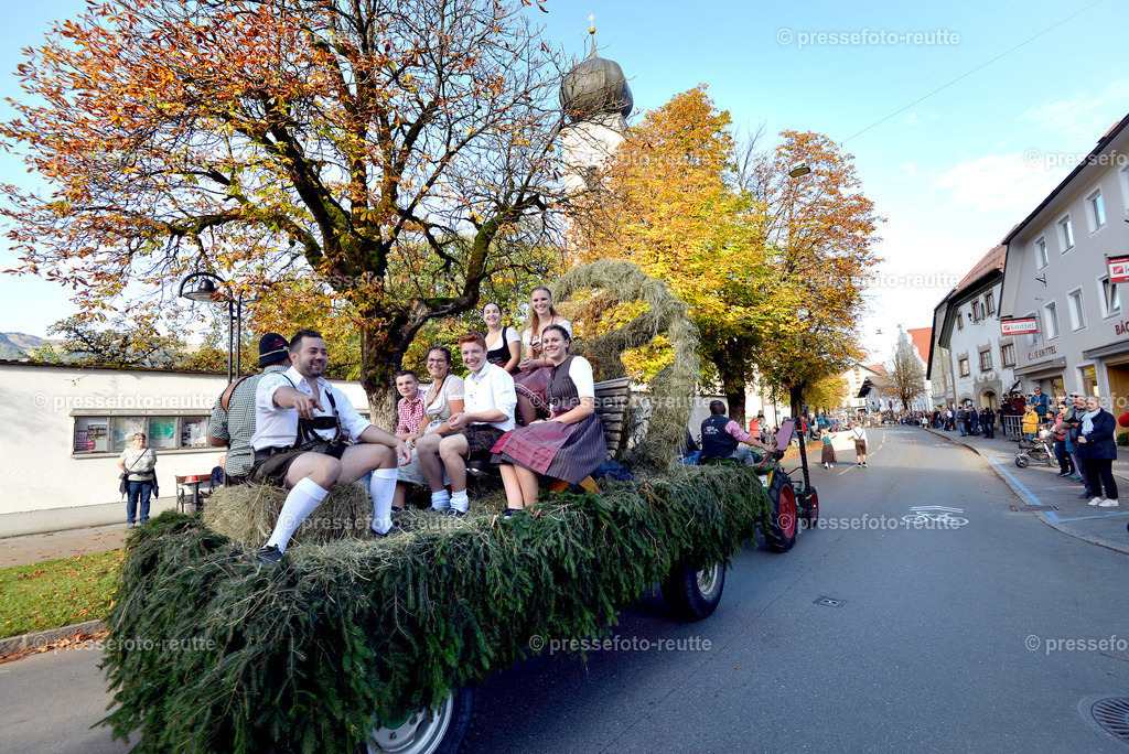 news-2022-Okt16-LJ_Erntedank_-ELBIGENALP-WTV_4801 | Info aus dem Bezirk Reutte/Ausserfern Tirol sowie eine umfangreiche Bilddatenbank über die gesamte Region: Lechtal, Talkessel Reutte, Tannheimertal, Zwischentoren. Lech, Plansee, Zugspitze, Grenztunnel, B179, Fernpassstraße, Verkehr, Lawinen, Tradition, - Realisiert mit Pictrs.com