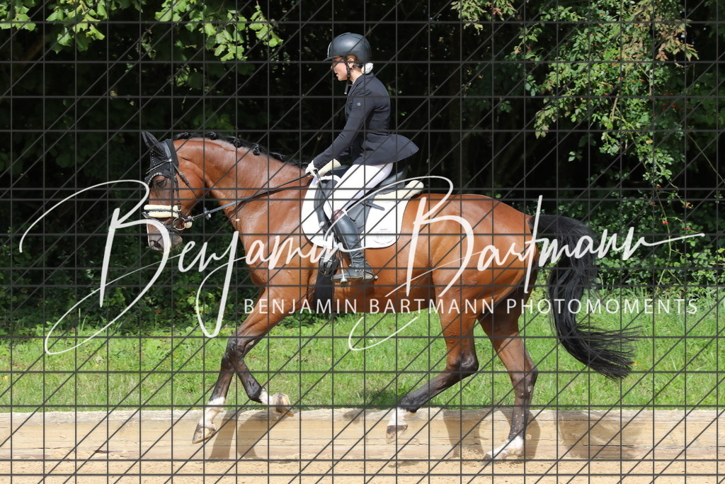 AZ2A2415 | Benjamin Bartmann Photomoments