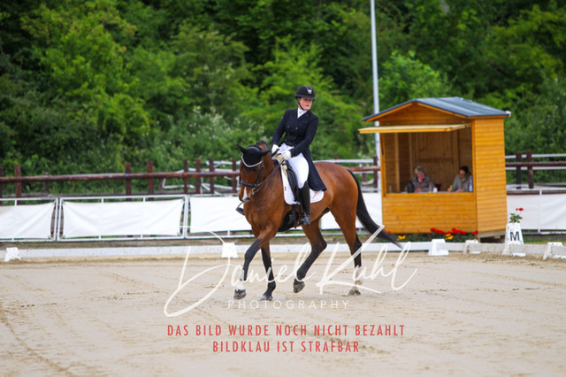 DKP47855 | Turnierfotos kaufen im Webshop von Daniel Kuhl Photography – entdecke professionelle Reitsportfotos aus Turnieren & Events. Hochwertige Turnierbilder online bestellen & sichern. Jetzt Fotos von Reitsportturnieren kaufen!
