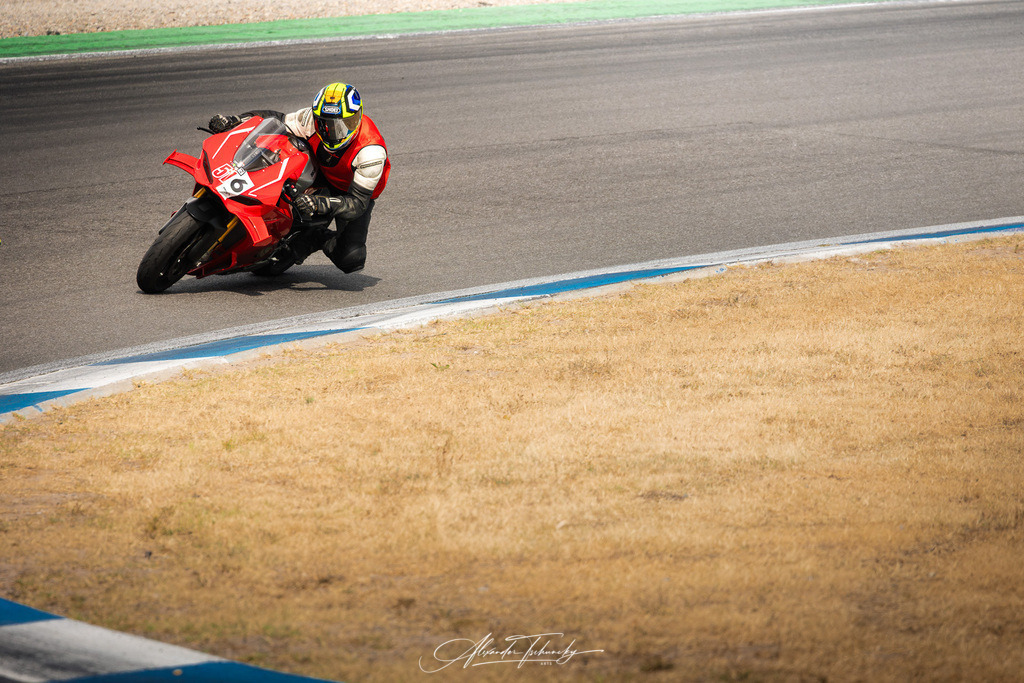 Ducati Trackday Hockenheimring 2026 | Entdecken Sie die faszinierende Welt von Alexander Tschuncky Arts: Kreative Fotografie, atemberaubende Automobilkunst und hochwertiger Bilderdruck. Lassen Sie sich inspirieren! - Realisiert mit Pictrs.com
