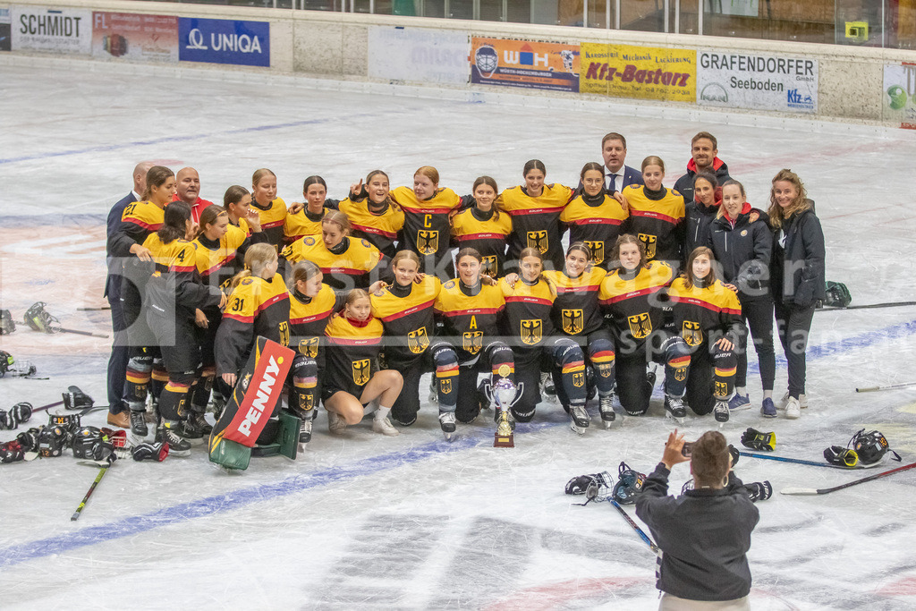 Dameneishockey | Dameneishockey, U18 Turnier am 31.08.2024 in Spittal (Eis-Sport-Arena - Sportzentrum Spittal), Austria, (Photo by Ernst Krawagner sport-fan.at) - Realisiert mit Pictrs.com