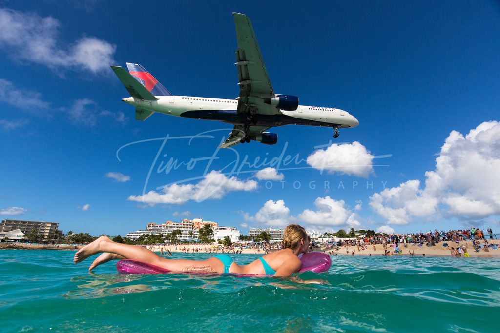 IT7A0132 | Buy high-quality aviation and travel photography prints by professional photographer Timo Breidenstein. Authentic images, professionally printed, worldwide shipping. - Realisiert mit Pictrs.com