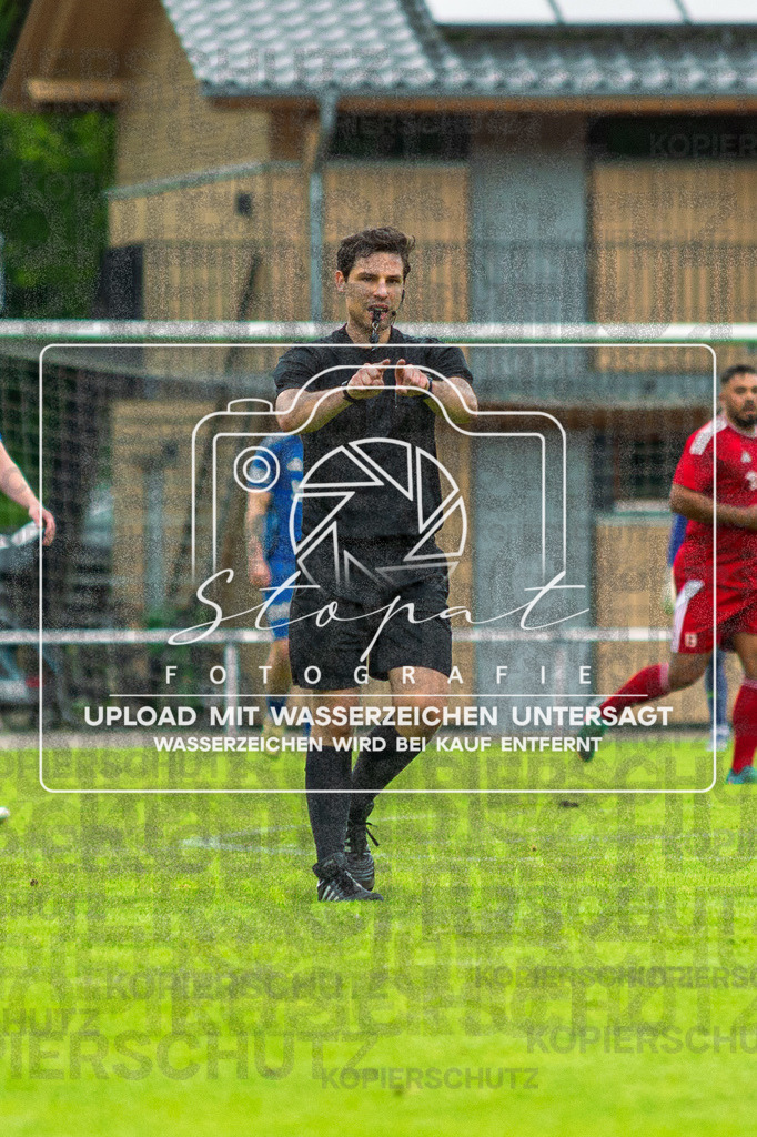 Landesliga Herren LG - TV Jahn Schneverdingen vs. MTV Eintracht Celle | Henrik Specht (Schiedsrichter); Landesliga Herren LG - TV Jahn Schneverdingen vs. MTV Eintracht Celle am 06.06.2026 in Osterwaldstadion, Schneverdingen - Realisiert mit Pictrs.com