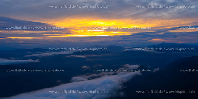 Sonnenaufgang am Mont Ventoux - Panorama | Landschaftsfoto des Mont Ventoux in der Provence