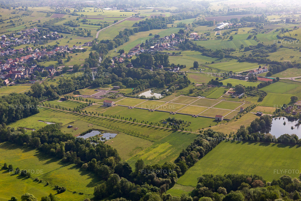 Luftbild: Europäischer Kulturpark Bliesbruck-Reinheim im Ortsteil Reinheim in Gersheim im Bundesland Saarland in Deutschland. Foto: IMG_107293.jpg vom 19.05.2018 durch Werner Riehm/FLY-FOTO.de