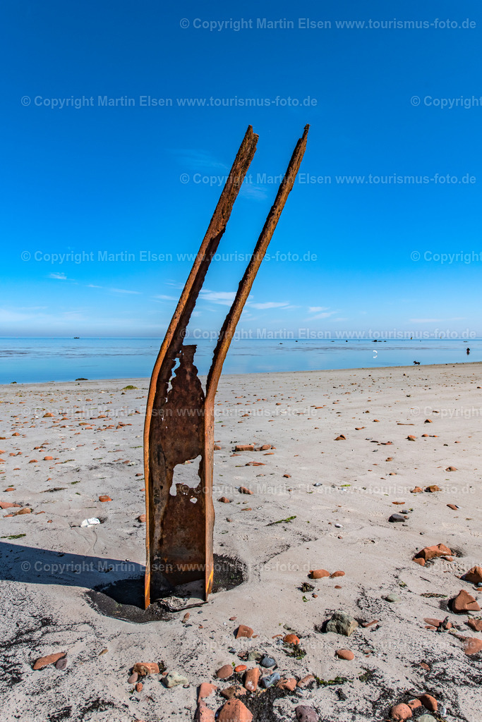 Helgoland Nordstrand_ELS_7904030818 | Helgoland - Aufnahmedatum: 03.08.2018, Aufnahmehöhe:  m, Koordinaten:  - , Bildgröße: 5504 x  8256 Pixel - Copyright 2018 by Martin Elsen, Kontakt: Tel.: +49 157 74581206, E-Mail: info@schoenes-foto.deSchlagwörter:Schleswig-Holstein,Landkreis Pinneberg,Düne,Hochseeinsel,Börteboote,Meer,Küste,Halunder,Oberland,Unterland,Strand,Seehunde,Robben,Lange Anna,Felsen,Roter Felsen,Luftbild,Luftbilder,Bastölpel - Realisiert mit Pictrs.com