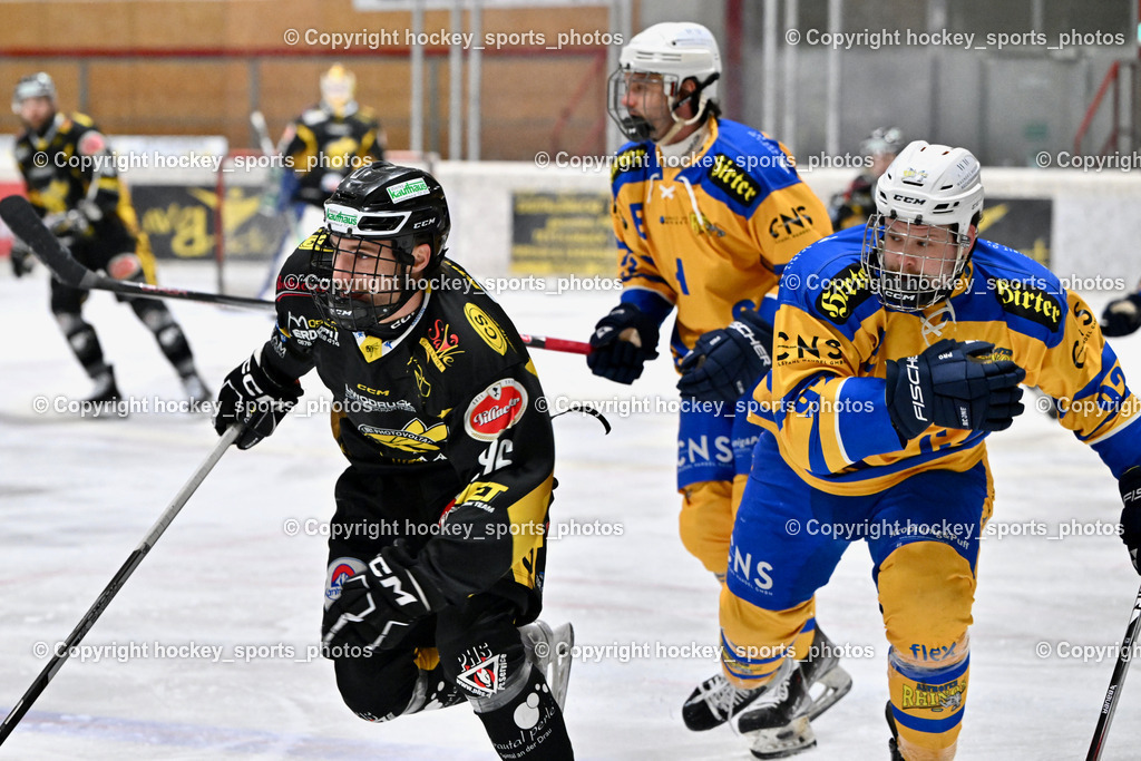 MET PHOTOVOLTAIK HORNETS SPITTAL vs. 1. EHC ALTHOFEN | #92 Jagarinec Jakob Lukas EHC Althofen, #96 Peharz Joshua EC Hornets Spittal, MET PHOTOVOLTAIK HORNETS SPITTAL vs. 1. EHC ALTHOFEN, MET PHOTOVOLTAIK HORNETS SPITTAL vs. 1. EHC ALTHOFEN am 10.01.2026 in Spittal an der Drau (Eissportzentrum Spittal), Austria, (Photo by Bernd Stefan)