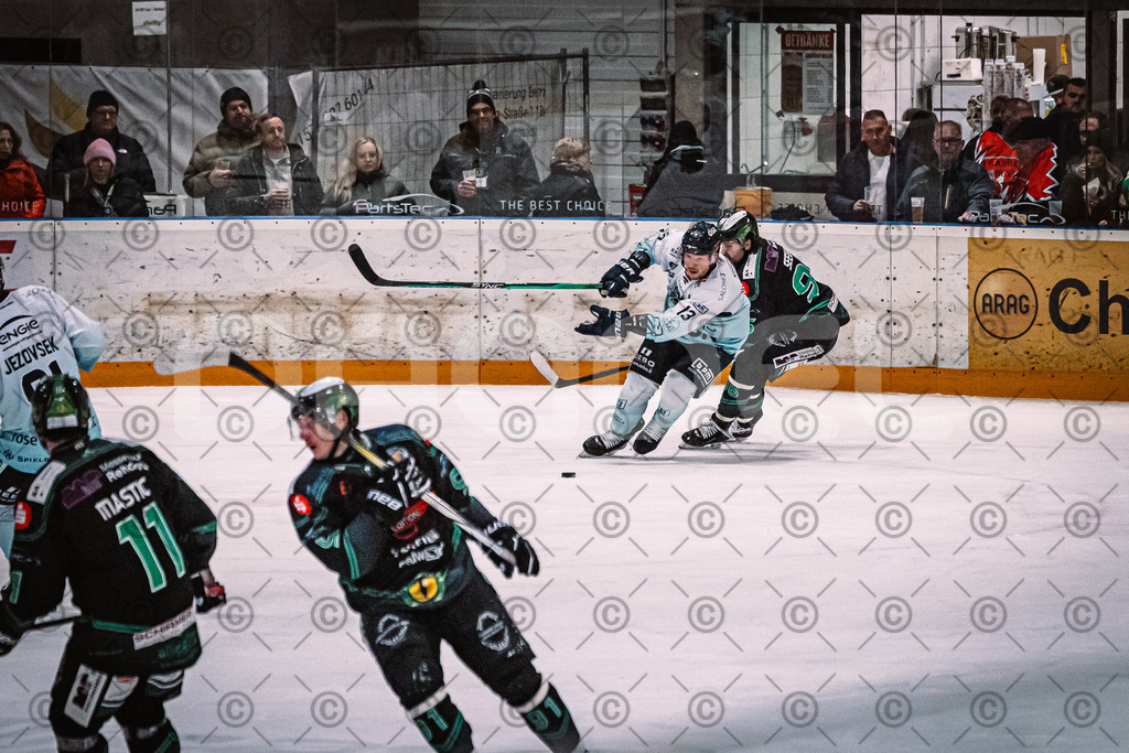 Alligators_vs_Lindau_21_12_2025-052 | Höchstadt Alligators Fotogalerie: Eishockey-Action aus Franken. Professionelle Spielfotos, Portraits & Stadionbilder zum Download. Jetzt entdecken! - Realisiert mit Pictrs.com