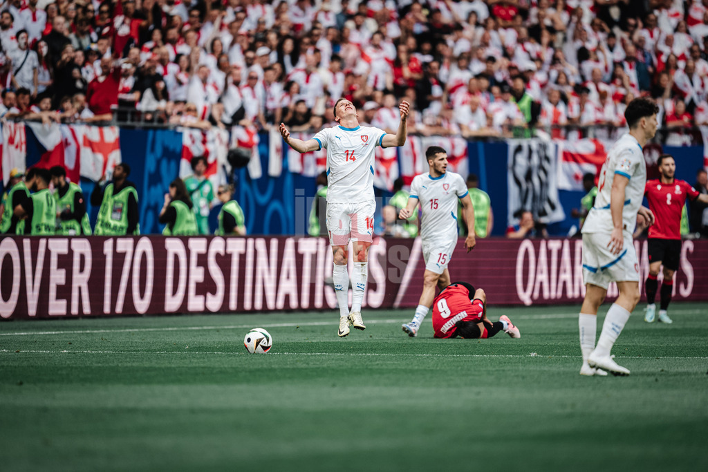 Fußball | Herren | UEFA-Fußball-Europameisterschaft 2024 | Gruppe B | Kroatien vs. Albanien | 19.06.2024 | Lukas Provod (#14, Tschechien) ärgert sich
