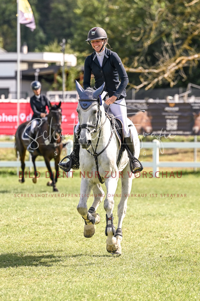 Schugtsche-Düren.2024-08.Amat.Springprf.L-166 | Schugtsche Fotografie - Realisiert mit Pictrs.com