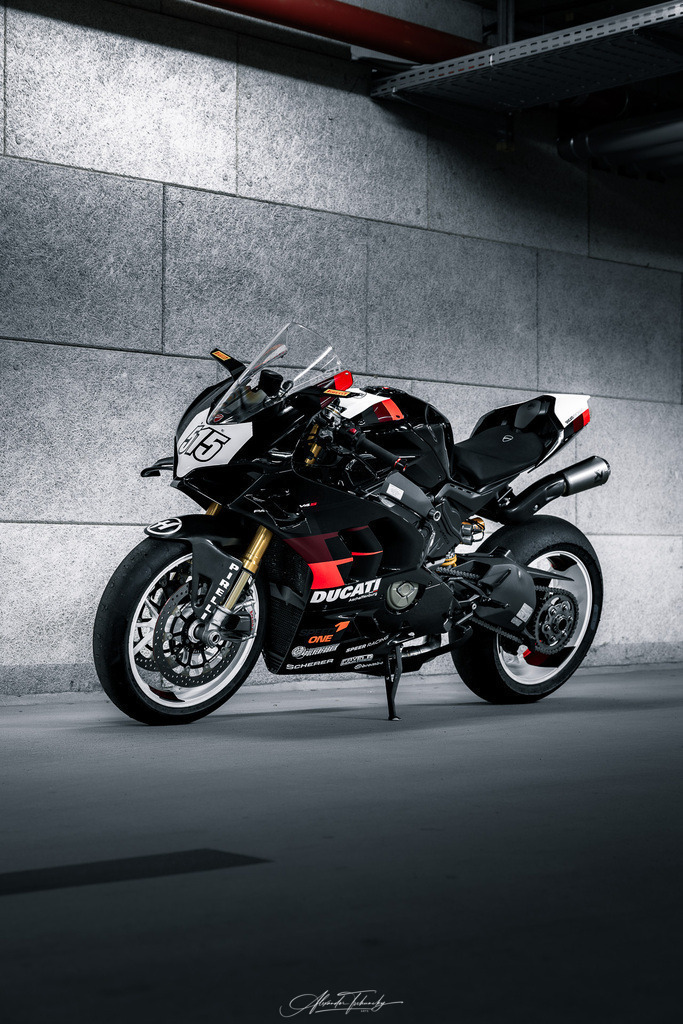 Ducati Panigale V4S | Entdecken Sie die faszinierende Welt von Alexander Tschuncky Arts: Kreative Fotografie, atemberaubende Automobilkunst und hochwertiger Bilderdruck. Lassen Sie sich inspirieren! - Realisiert mit Pictrs.com