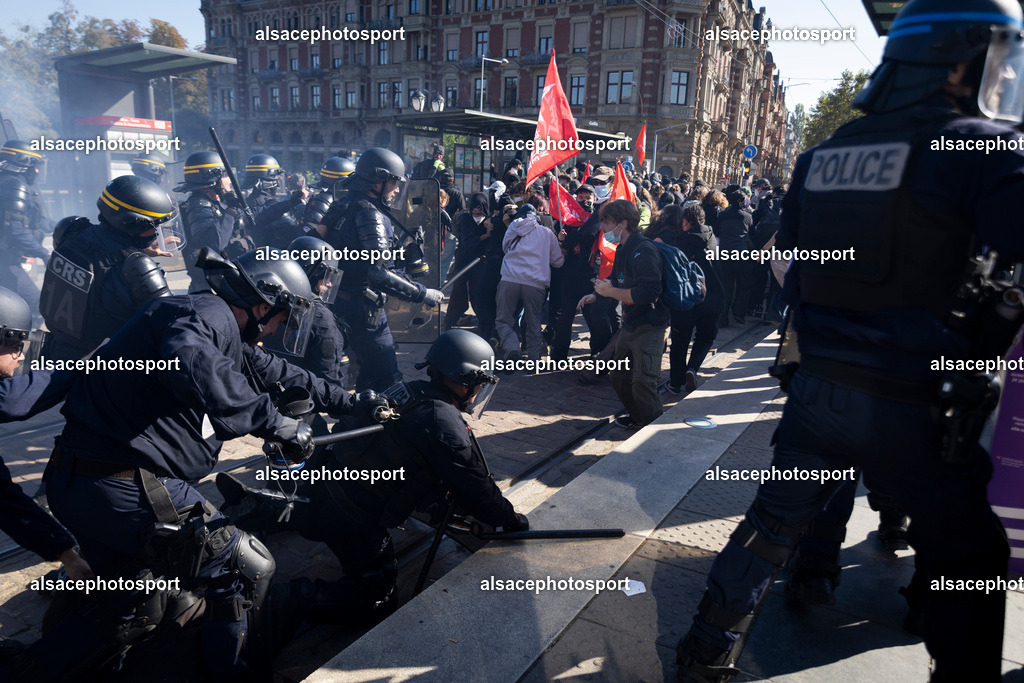 _B7A0243 | manifestation de lycéens à Strasbourg, le 6 octobre 2026, dans le cadre d’un mouvement national de protestation contre les conditions d’apprentissage. - Realisiert mit Pictrs.com