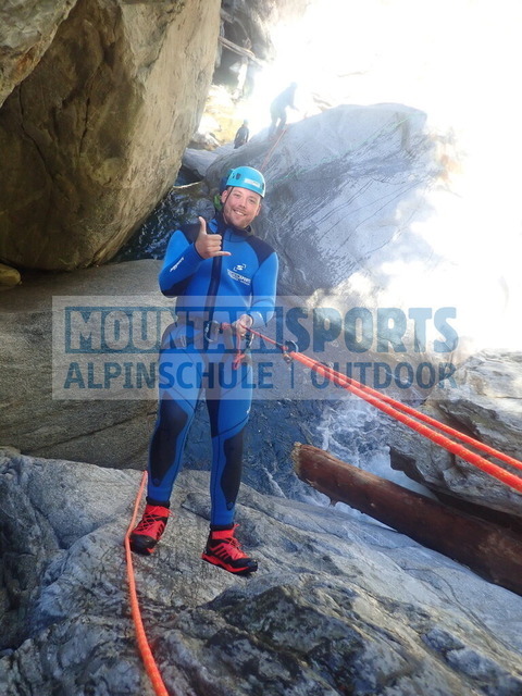 P1010031 | Bestelle die Bilder deines Berg- oder Wasser-Abenteuers mit Mountain Sports bequem von zu Hause aus direkt über unseren Online Fotoshop von pictrs.com. - Realisiert mit Pictrs.com