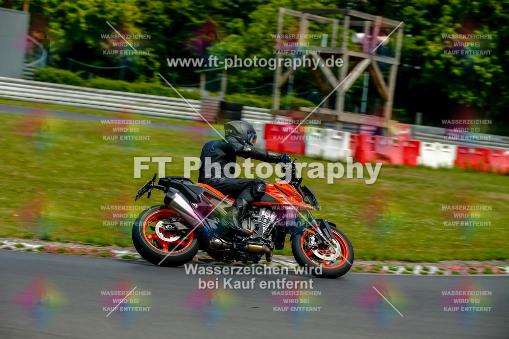 VBK-4910 | Hier findet Ihr Bilder von Touristenfahrten auf der Nürburgring Nordschleife oder von anderen Veranstaltungen die ich besucht habe. Viel Spass beim Durch Schauen 