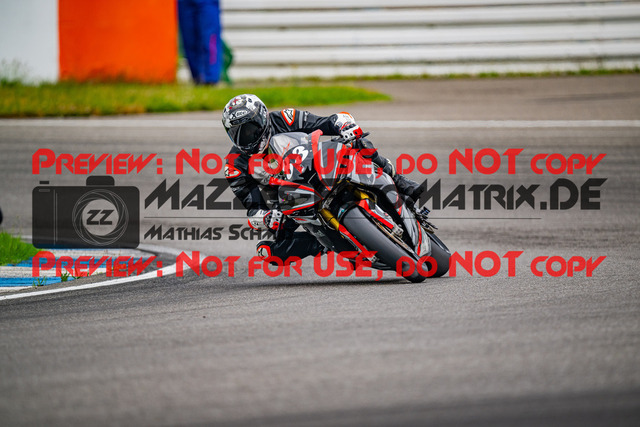 MaZZes_FotoMatrix_240701_6007705_3208 | WEISS