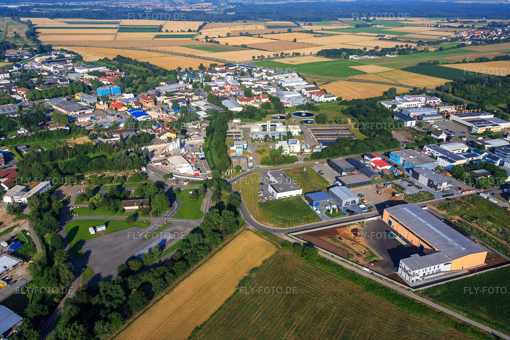 Luftbild: Gewerbegebiet Lindhbergstraße mit Glanz Werk E.k. und M + F Bautechnik Sanierungstechnik GmbH in Bensheim im Bundesland Hessen in Deutschland. Foto: IMG_091465.jpg vom 07.07.2016 durch Werner Riehm/FLY-FOTO.deGLANZ-WERK.DE