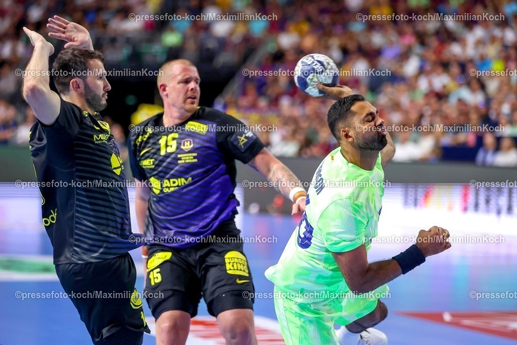 KoeEHF15062501013 | 15.06.2025, Handball, Spiel um Platz 3, TruckScout24 EHF FINAL4, LANXESS arena Köln, HBC Nantes - FC Barcelona: Melvyn Richardson  (Barca FC Barcelona ESP #66) gegen Matej Gaber (HBC Nantes FRA #15) 