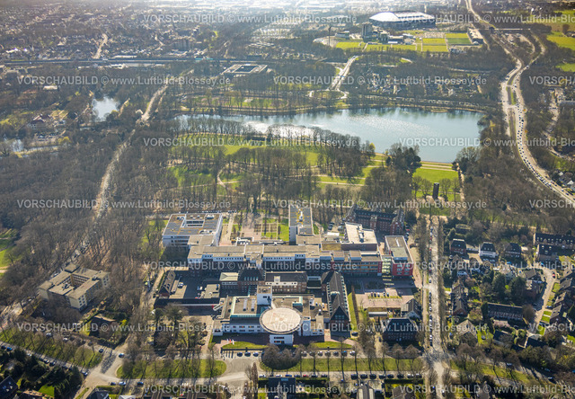 Gelsenkirchen240300289 | Luftbild, Bergmannsheil Kinderklinik Buer GmbH und Bergersee und Park, Zentrale Feuer- und Rettungswache Gelsenkirchen ZFRW2, Autobahn A2 mit 
Anschlussstelle Gelsenkirchen-Buer und Kreisverkehr, hinten das Berger Feld und die Veltins-Arena Bundesligastadion des FC Schalke 04, Buer, Gelsenkirchen, Ruhrgebiet, Nordrhein-Westfalen, Deutschland