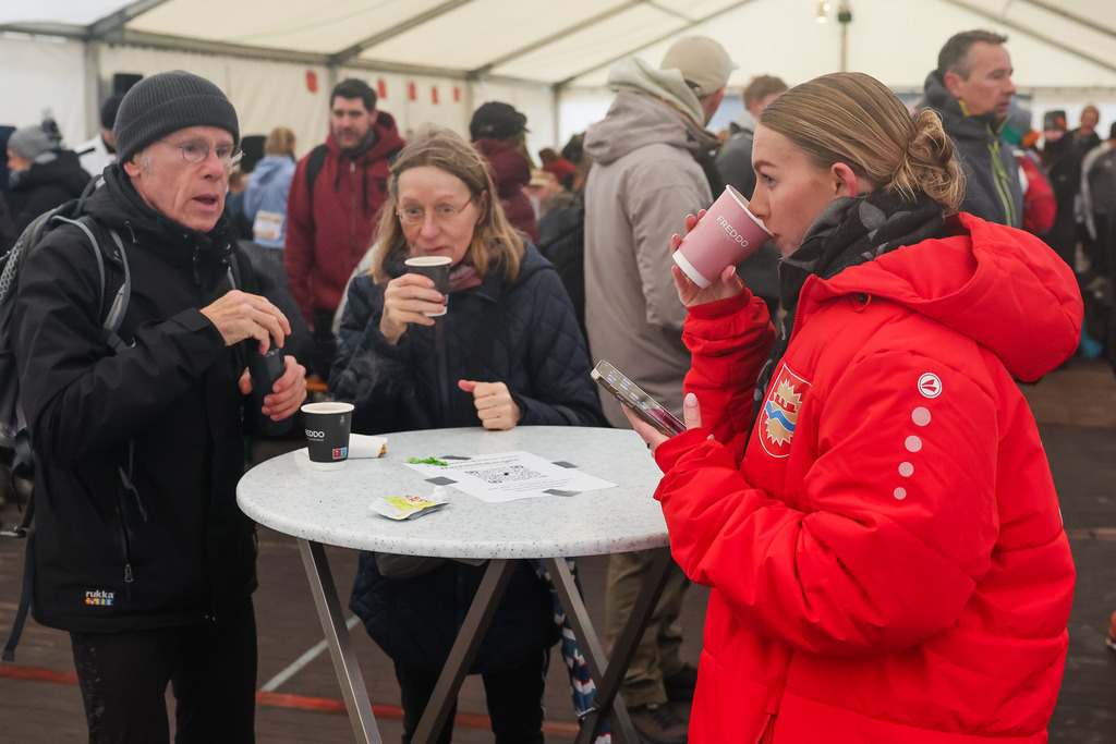 top-top.de-20260104-086 | Foto, Video, Fotografie, Videografie, Fotobox, DJ, Discjockey, Musik, Musikbox, Veranstaltung, Photobooth, Amazon, Ebay, Buchtipp, Bestseller, Autor, Verlag, Buch, Wesel, Hamminkeln, NRW, Dinslaken, Rees, Drohne, Hochzeit, Party, Fotobox, Wesel, Fotograf