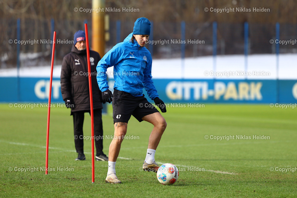 NH_HolsteinKiel_Training_18022026 | #47 John Tolkin (Holstein Kiel)Fußball I Herren I Training I Saison 2025-2026 I Holstein Kiel I 18.02.2026 I Citti-Fußballpark
