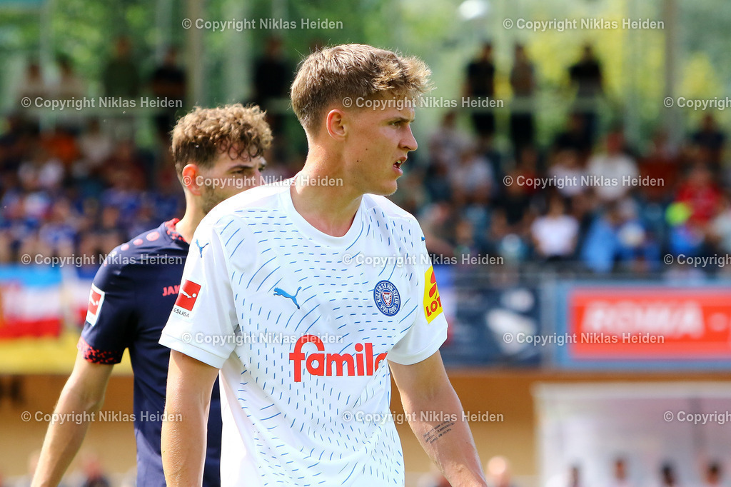 NH_1FSVMainz05_HolsteinKiel_Testspiel_02082024 | #19 Phil Harres (Holstein Kiel)Fußball I Herren I Testspiel I Saison 2024-2025 I 1.FSV Mainz 05 - Holstein Kiel I 02.08.2024 I Silberstadt Arena