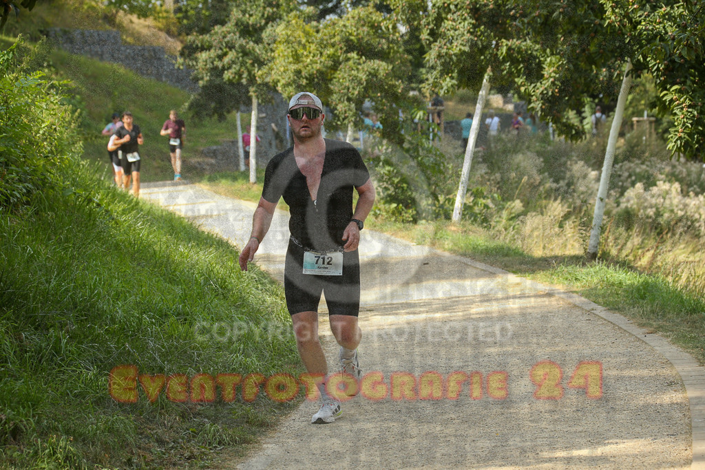 250824_1455_EX1_8001 | Sportfotografie im Rhein-Sieg Kreis, Köln, Bonn, NRW, Rheinland Pfalz, Hessen, etc. Unser Tätigkeitsfeld umfasst den Laufsport vom Volkslauf über den Marathon, Duathlon, Triathon bis zum Ultralauf wie Kölnpfad Ultra oder Schindertrail.